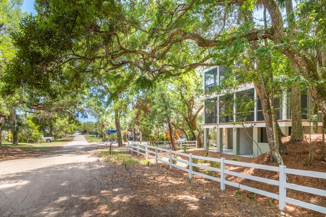 582 Pelican Court A, B, Edisto Island, SC 29438