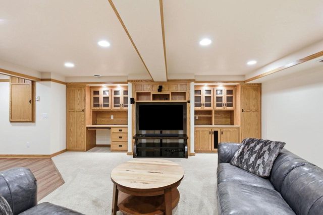 8901 Timber Wolf Trail, Madison, WI 53717