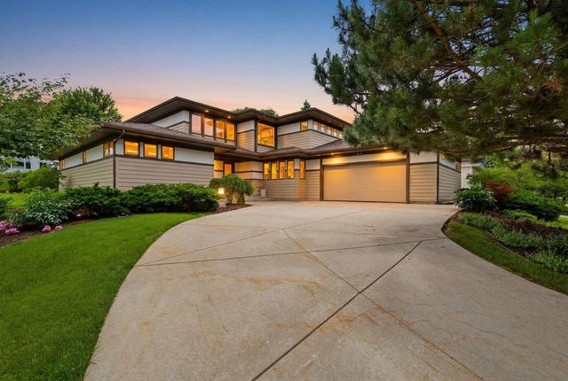 8901 Timber Wolf Trail, Madison, WI 53717
