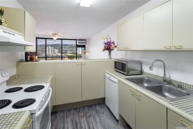 60 N Beretania Street 1202, Honolulu, HI 96817