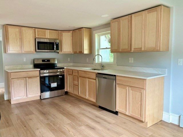 78 Pleasant St, Grafton, MA 01519
