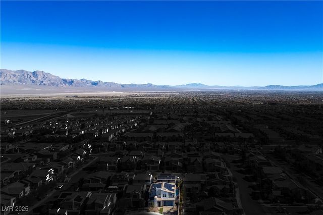 8320 Carabiner Court, Las Vegas, NV 89166