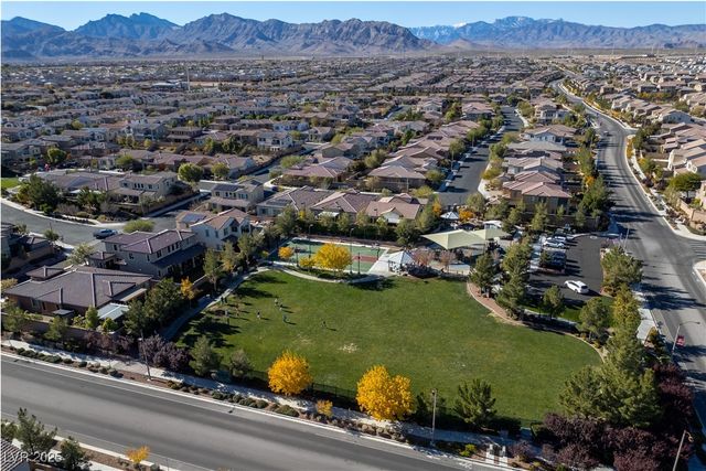 8320 Carabiner Court, Las Vegas, NV 89166