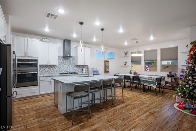 8320 Carabiner Court, Las Vegas, NV 89166