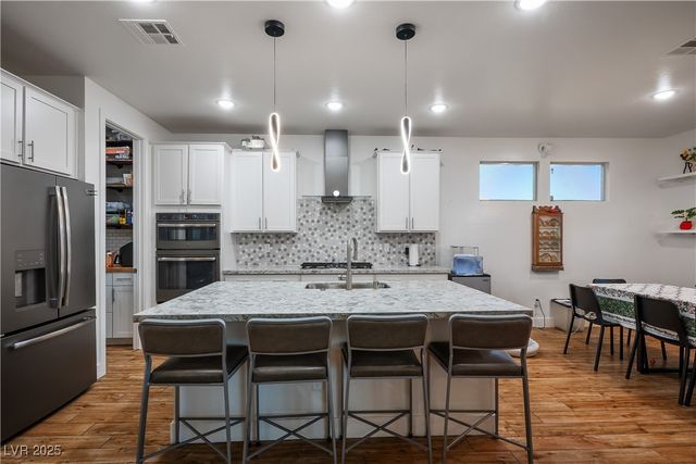 8320 Carabiner Court, Las Vegas, NV 89166