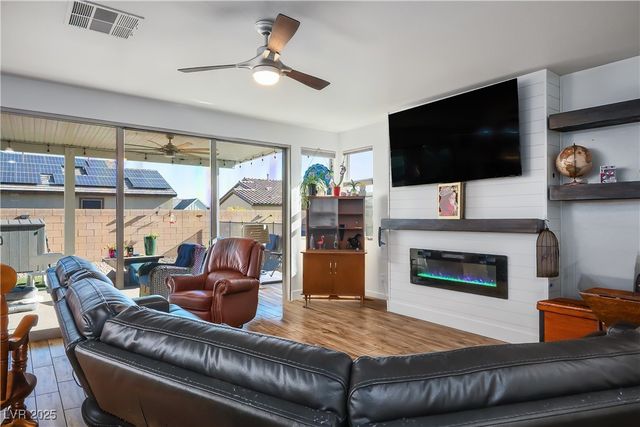 8320 Carabiner Court, Las Vegas, NV 89166