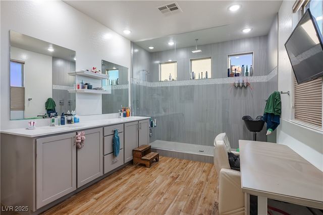 8320 Carabiner Court, Las Vegas, NV 89166