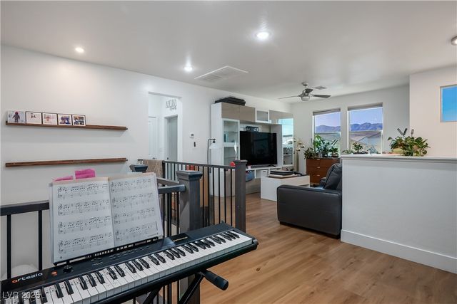 8320 Carabiner Court, Las Vegas, NV 89166