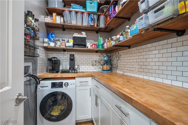 8320 Carabiner Court, Las Vegas, NV 89166