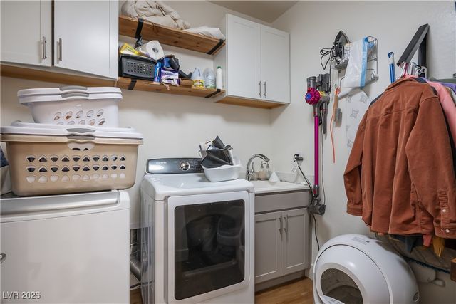 8320 Carabiner Court, Las Vegas, NV 89166