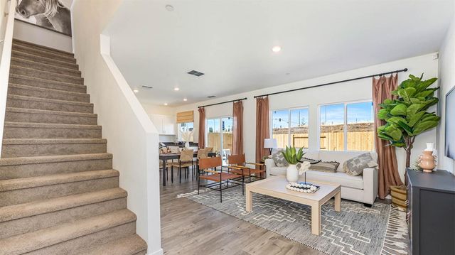 1857 Talavera Dr, Lincoln, CA 95648