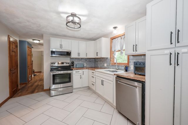 1 Jessica Lane, Derry, NH 03038