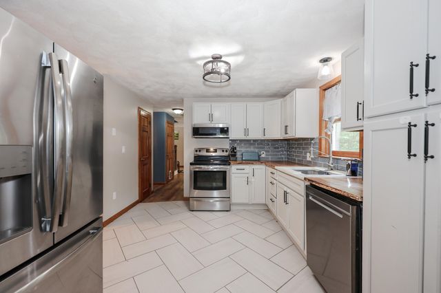 1 Jessica Lane, Derry, NH 03038