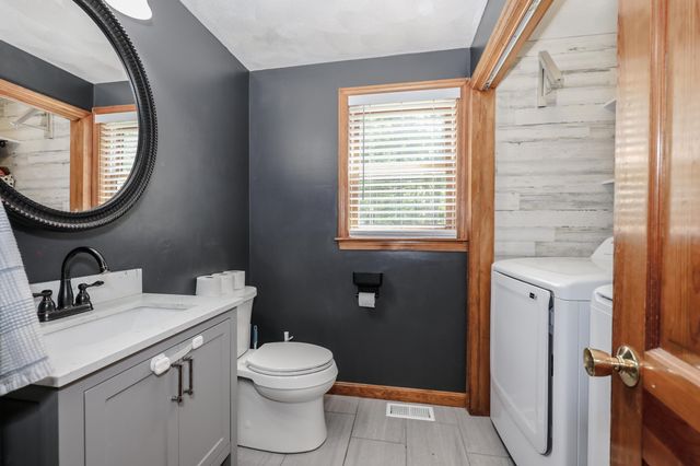 1 Jessica Lane, Derry, NH 03038