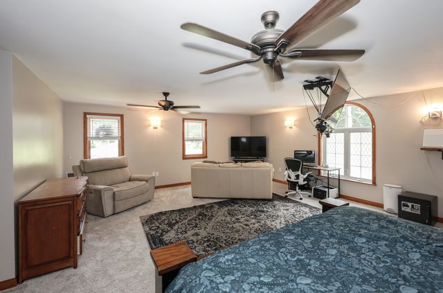 1 Jessica Lane, Derry, NH 03038
