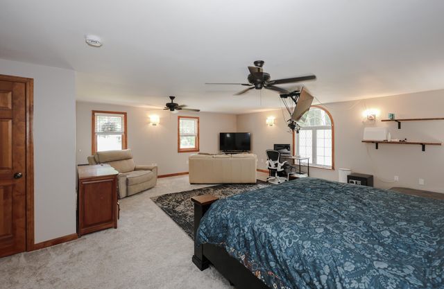 1 Jessica Lane, Derry, NH 03038