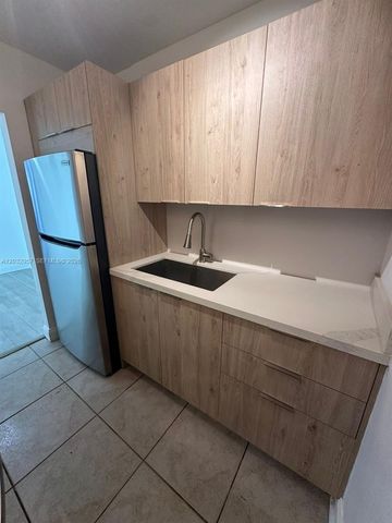 2008 N Jackson St B4, Hollywood, FL 33020