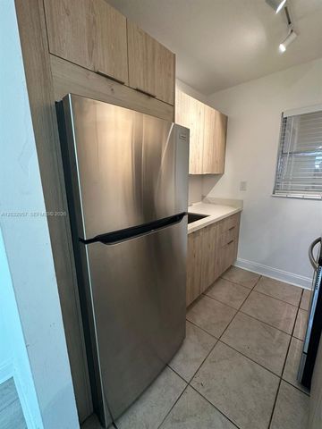 2008 N Jackson St B4, Hollywood, FL 33020