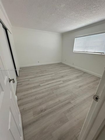2008 N Jackson St B4, Hollywood, FL 33020