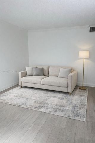 2008 N Jackson St B4, Hollywood, FL 33020