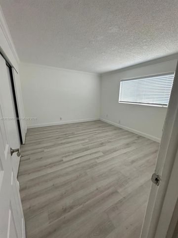 2008 N Jackson St B4, Hollywood, FL 33020
