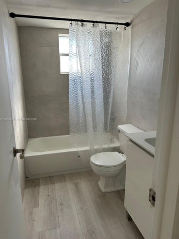 2008 N Jackson St B4, Hollywood, FL 33020
