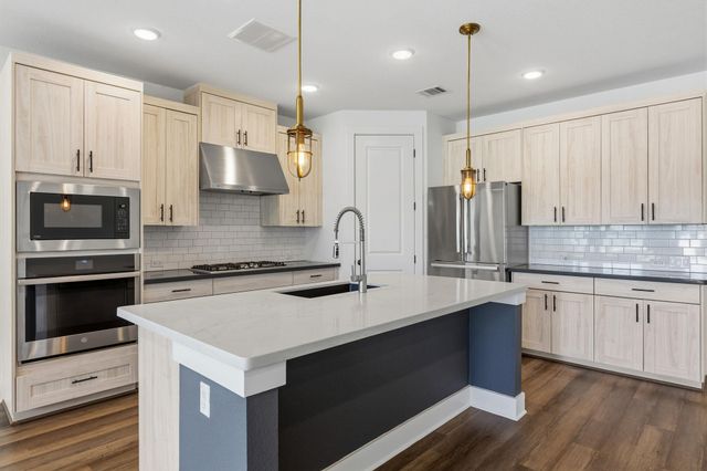 1404 Castalo LN, Leander, TX 78641