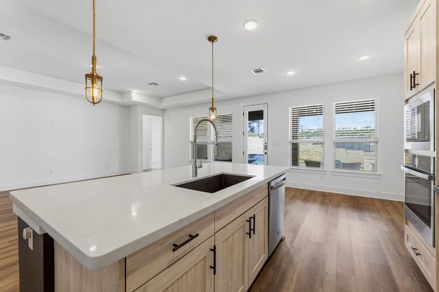 1404 Castalo LN, Leander, TX 78641