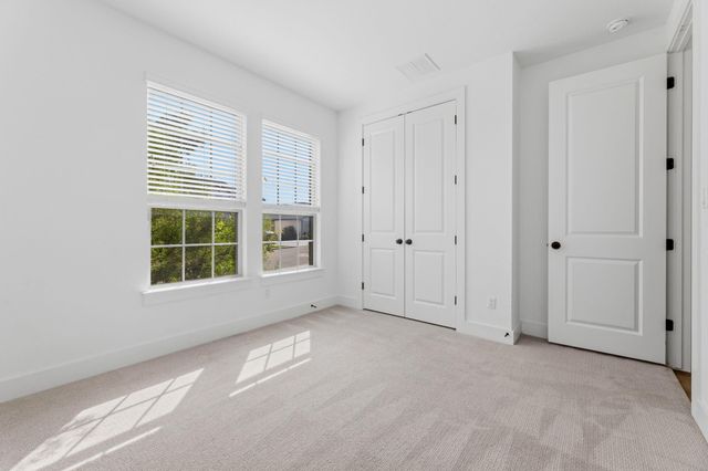 1404 Castalo LN, Leander, TX 78641