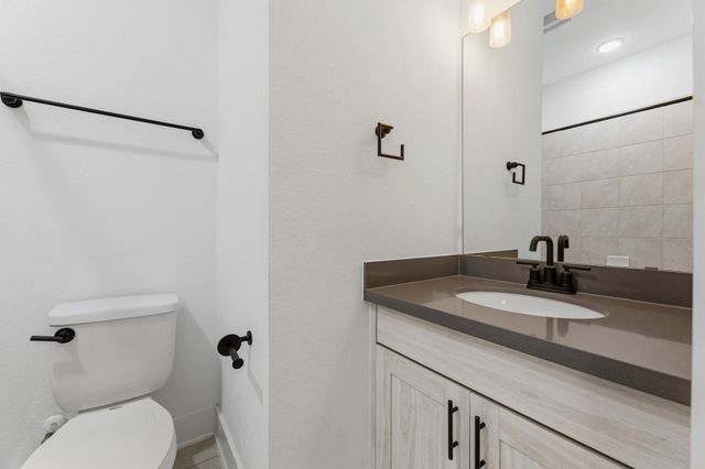 1404 Castalo LN, Leander, TX 78641