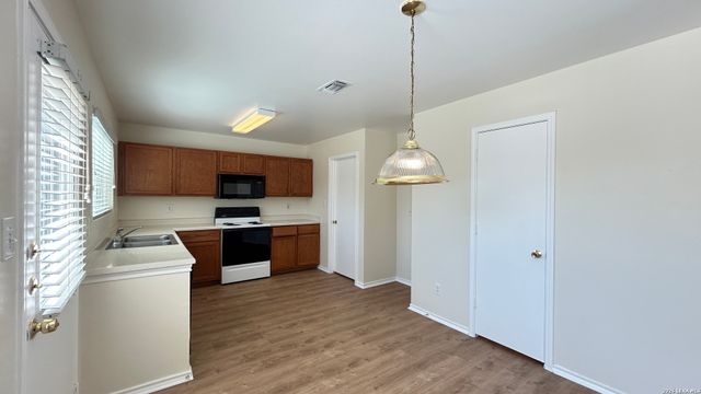 8818 Summer Trail, San Antonio, TX 78250