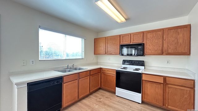 8818 Summer Trail, San Antonio, TX 78250