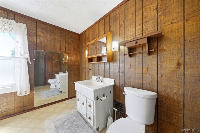 111 Tindle Avenue, West Seneca, NY 14224