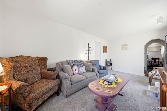 111 Tindle Avenue, West Seneca, NY 14224