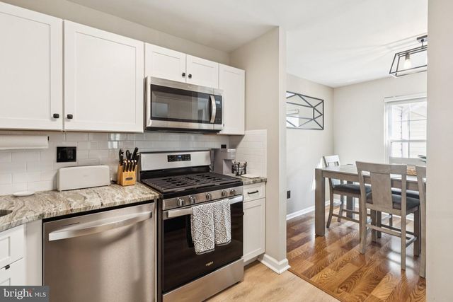 263 STEEPLECHASE CT, Woodbury, NJ 08096