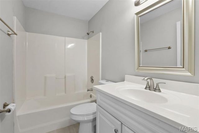 1630 Summergate Parkway J, St Peters, MO 63303