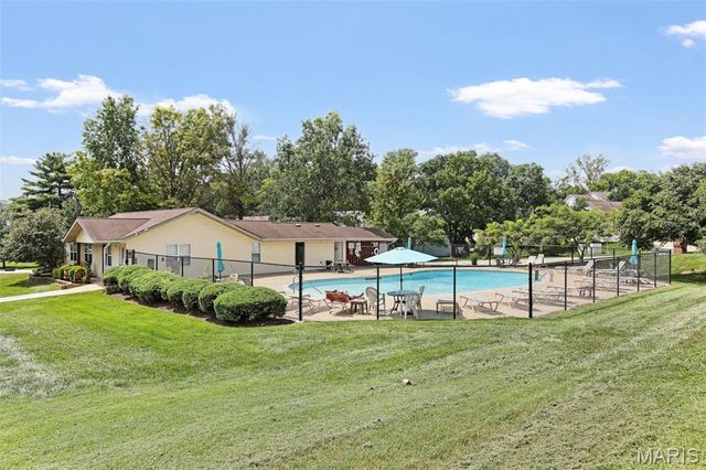 1630 Summergate Parkway J, St Peters, MO 63303