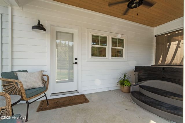 1042 Mable Drive, Calabash, NC 28467