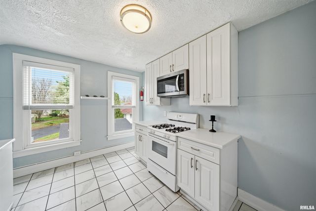 1637 W MOSS Avenue, Peoria, IL 61606