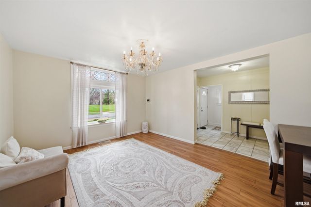 1637 W MOSS Avenue, Peoria, IL 61606