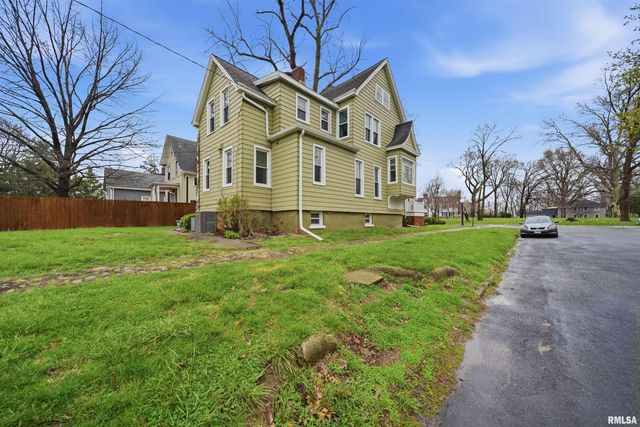 1637 W MOSS Avenue, Peoria, IL 61606
