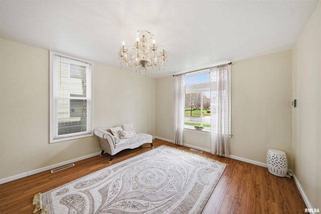1637 W MOSS Avenue, Peoria, IL 61606