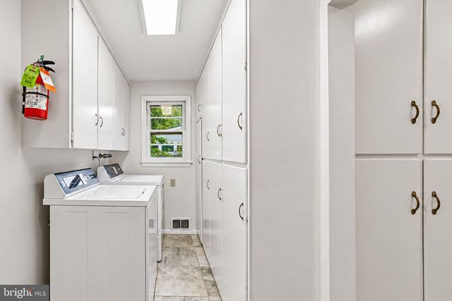 292 GLENN AVE, Lawrence, NJ 08648