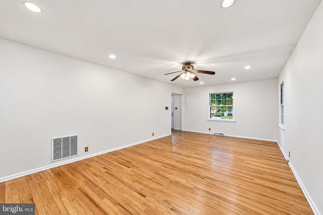 292 GLENN AVE, Lawrence, NJ 08648