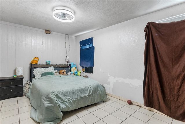 109 N Kouns Street, Cleburne, TX 76031