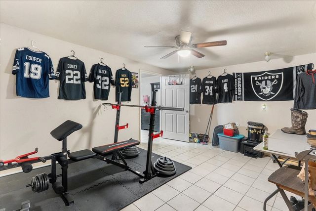 109 N Kouns Street, Cleburne, TX 76031