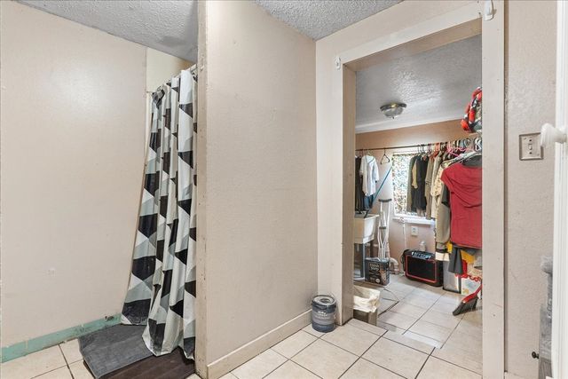 109 N Kouns Street, Cleburne, TX 76031