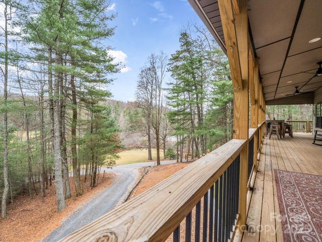 48 Rainbow Lake Circle, Black Mountain, NC 28711
