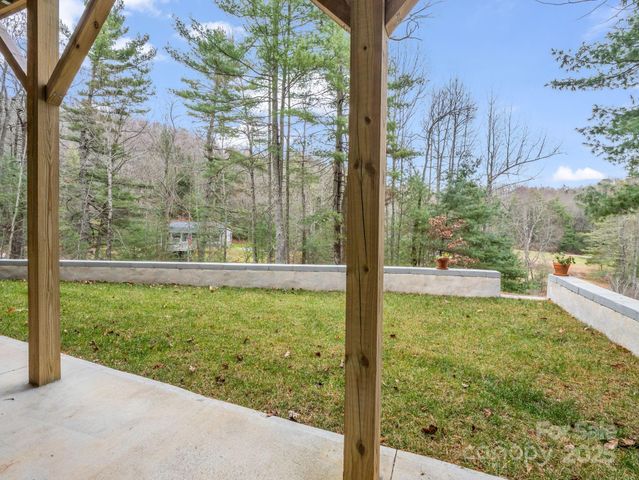 48 Rainbow Lake Circle, Black Mountain, NC 28711