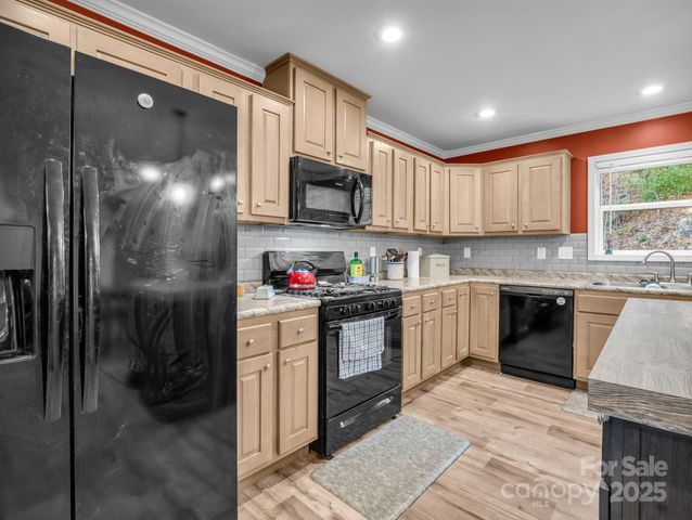 48 Rainbow Lake Circle, Black Mountain, NC 28711